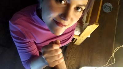 ඩික් ප්ලොට් එකක් සහ හොඳ ගැඹුරු ගුලියක් සහිත සාමාන්ය රුසියානු නිවසේ කාමුක දර්ශන